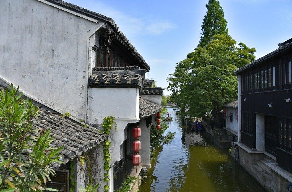 动漫人物吃东西
